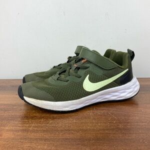 Nike Revolution 6 Youth Running Sneakers Green Hook Loop DD1095-300 Kids Size 1Y